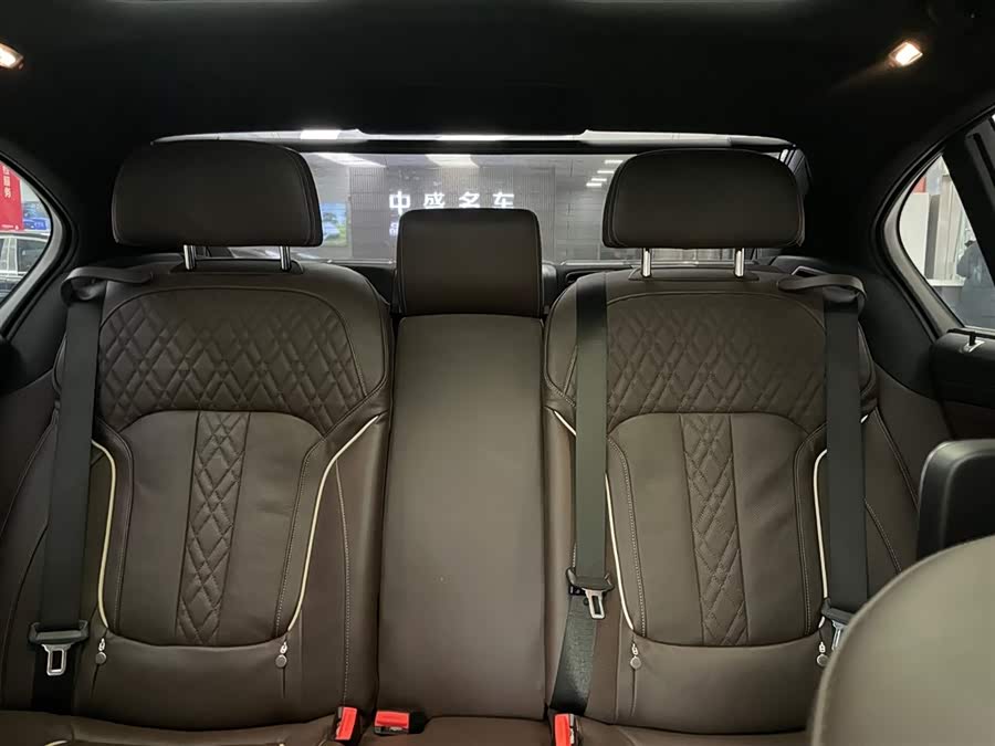 BMW 7 Series 2021 car image #15