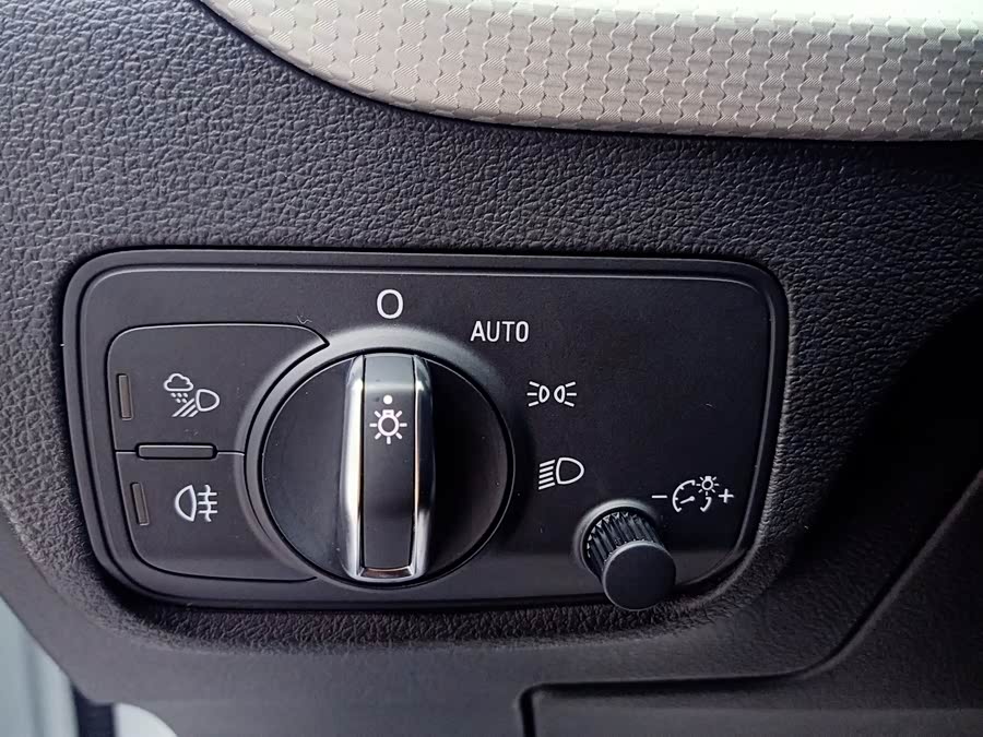 Audi Q2L 2020 imagem de carro #15