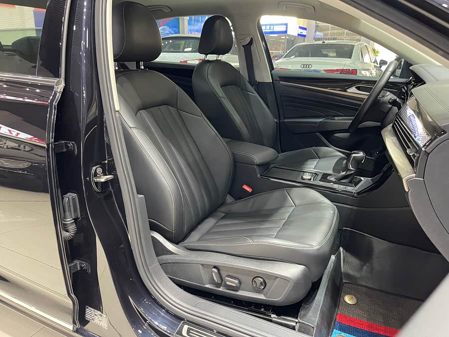 Volkswagen Passat 2020 car image #15