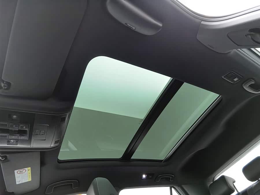 Volkswagen T-Roc 2026 car image #15