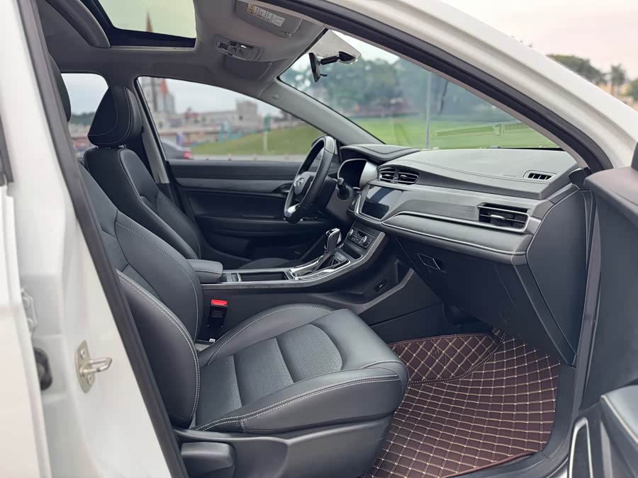 GEELY Emgrand 2020 #15 GEELY Emgrand 2020 car image #15