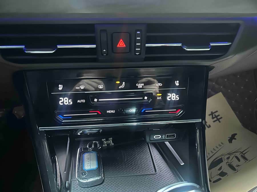 Volkswagen Passat 2021 изображение автомобиля #15