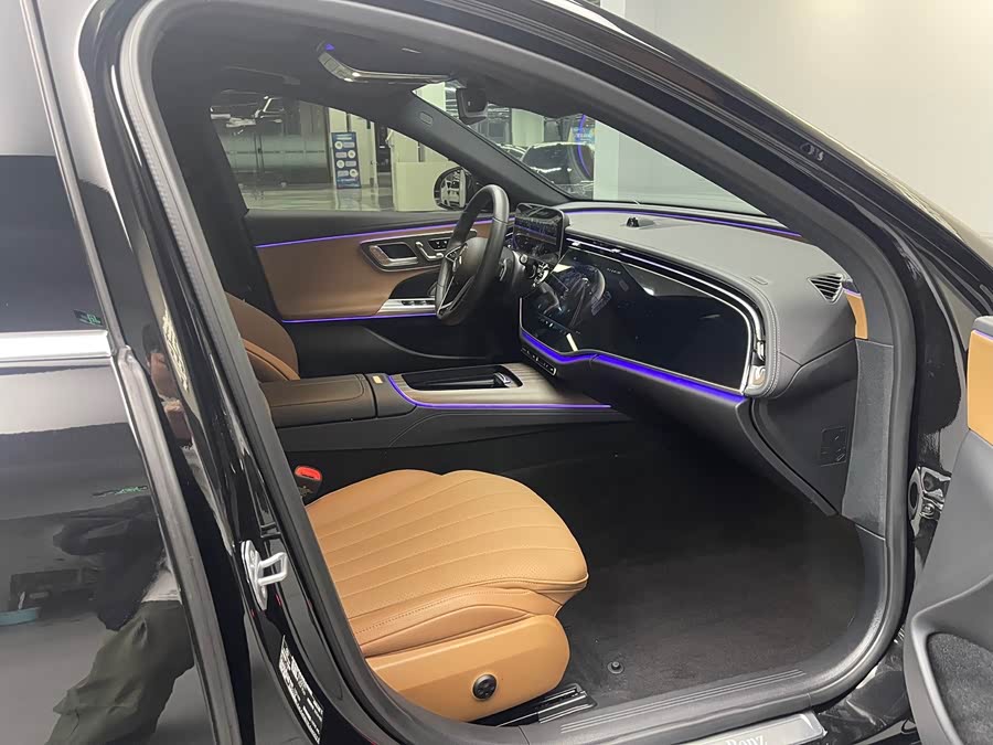 Mercedes-Benz E Class 2024 car image #15