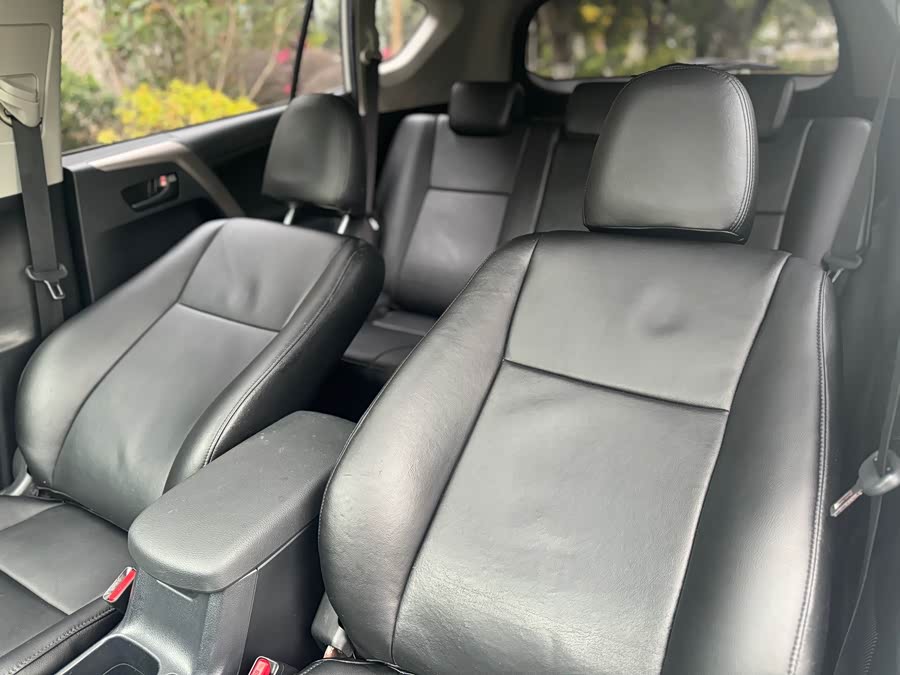 Toyota RAV4 2015 car image #15