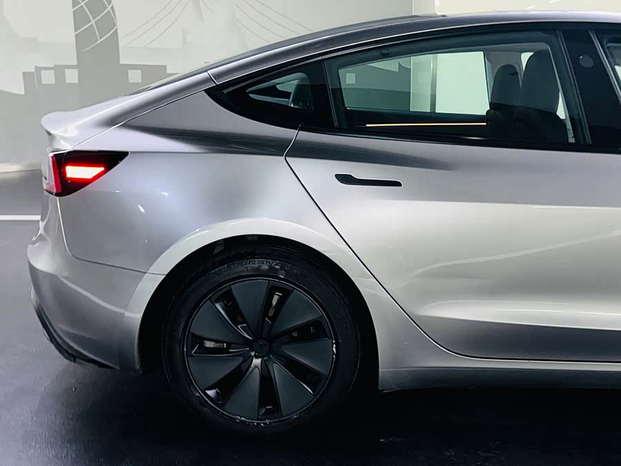 特斯拉 Model 3 2025 汽车图片 #15