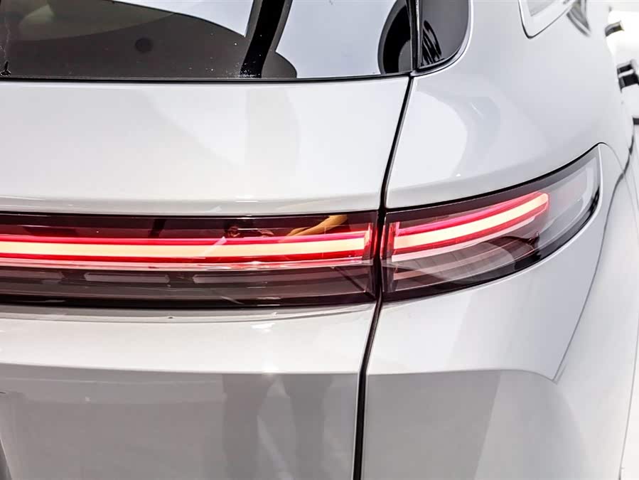 Li L7 2024 صورة سيارة #15