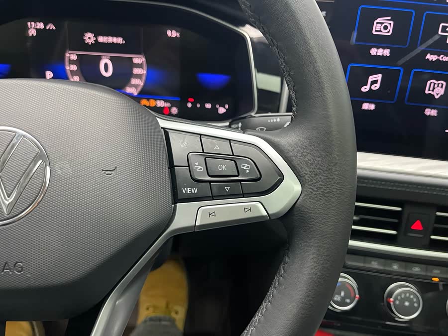 Volkswagen Sagitar 2023 car image #15