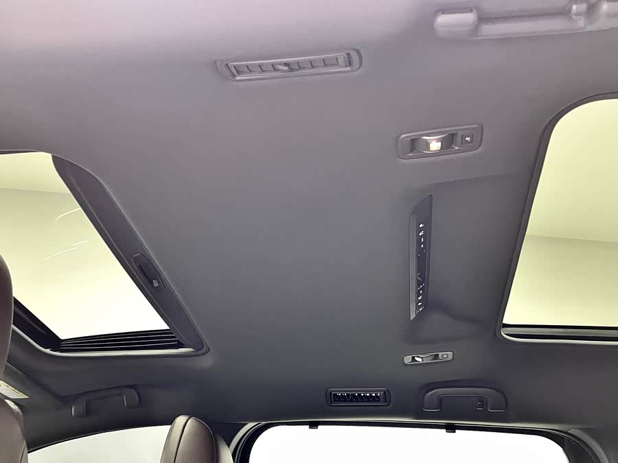 Toyota Granvia 2024 car image #15