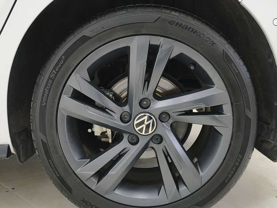 Volkswagen Golf 2022 car image #15