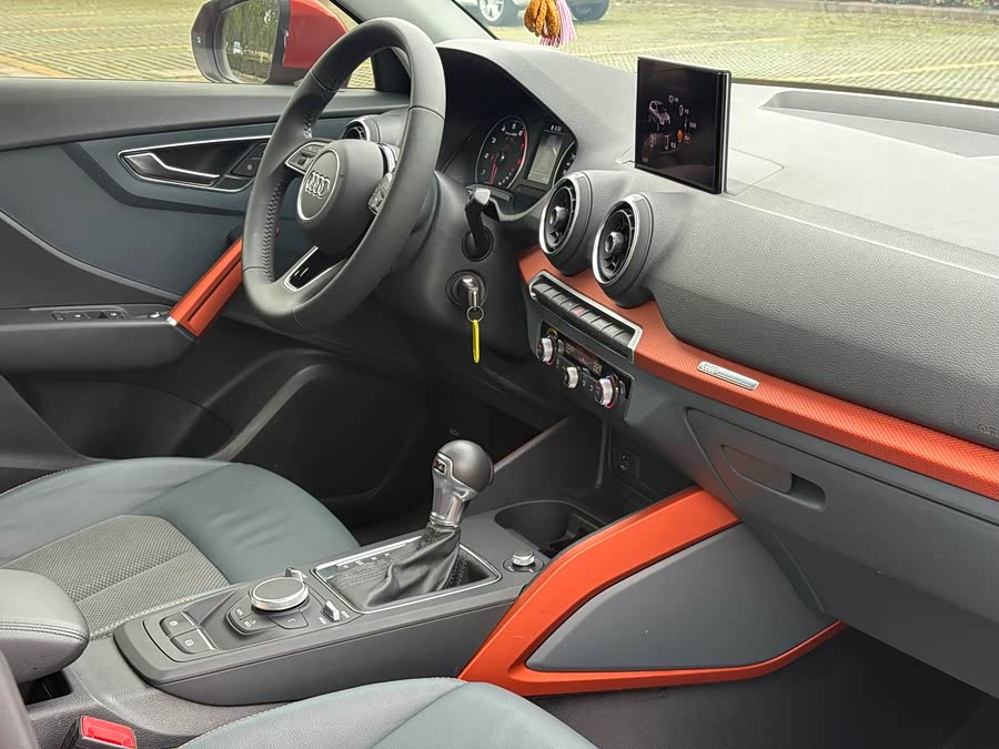 Audi Q2L 2019 imagen de coche #15