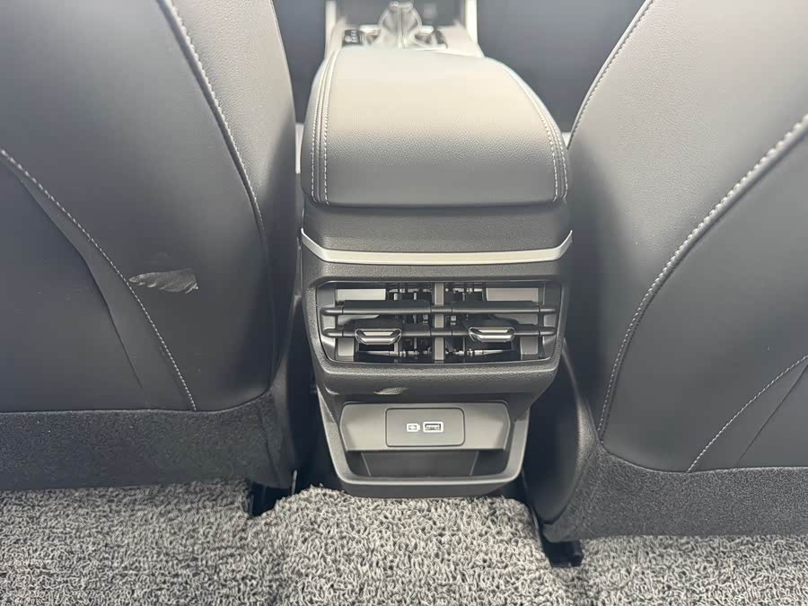 GEELY Emgrand 2022 car image #15