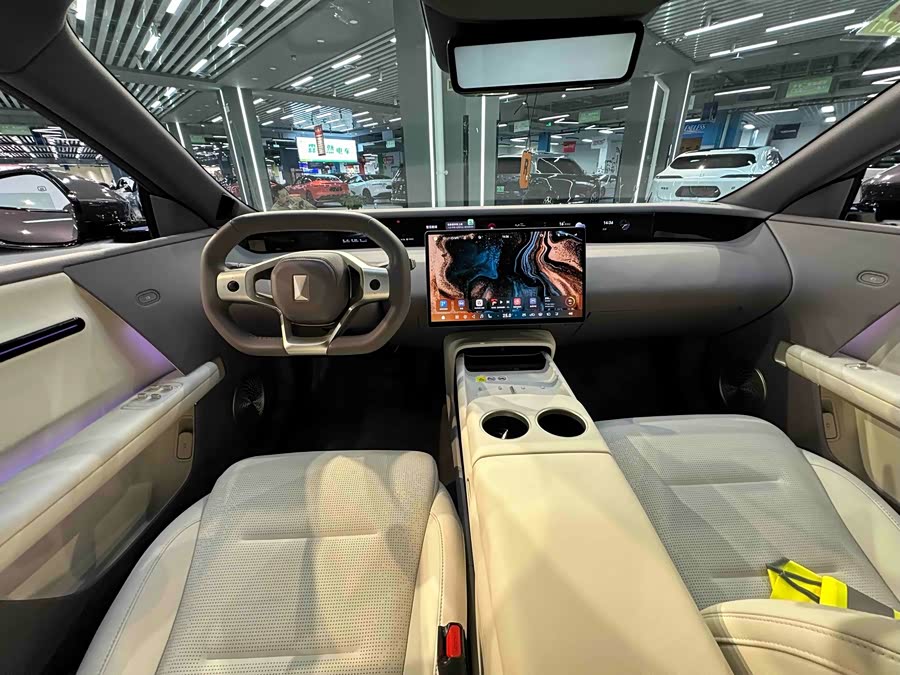 Avatr 06 2025 car image #15