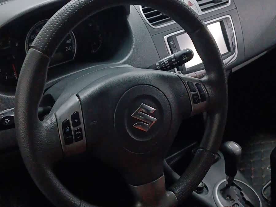 Suzuki Swift 2012 #15 Suzuki Swift 2012 car image #15