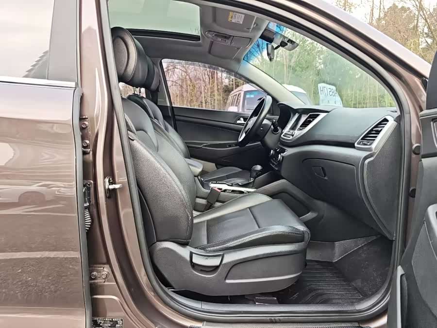 Hyundai Tucson 2015 car image #15