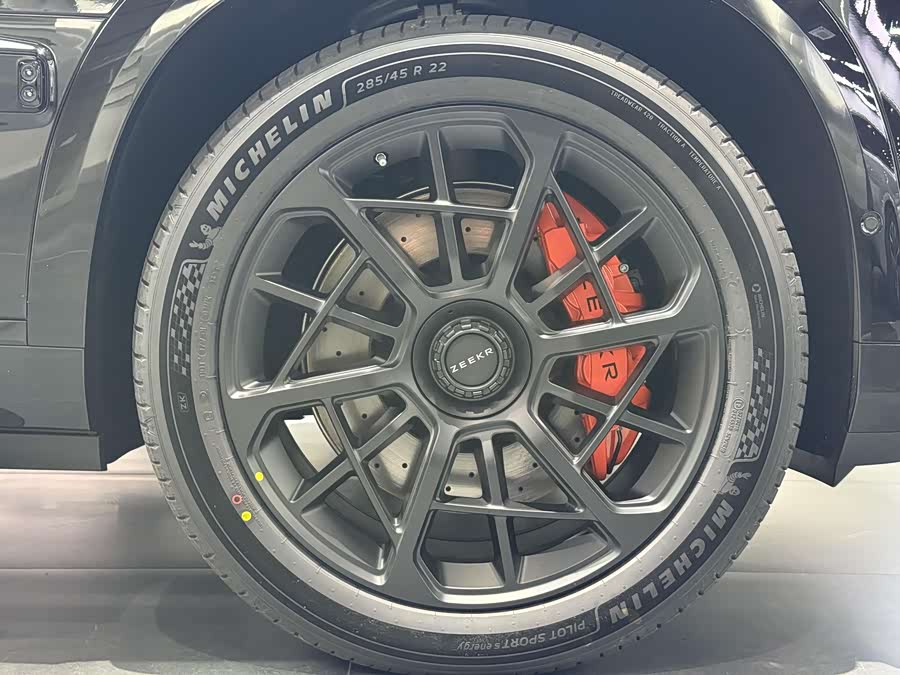 极氪 极氪9X 汽车图片 #15