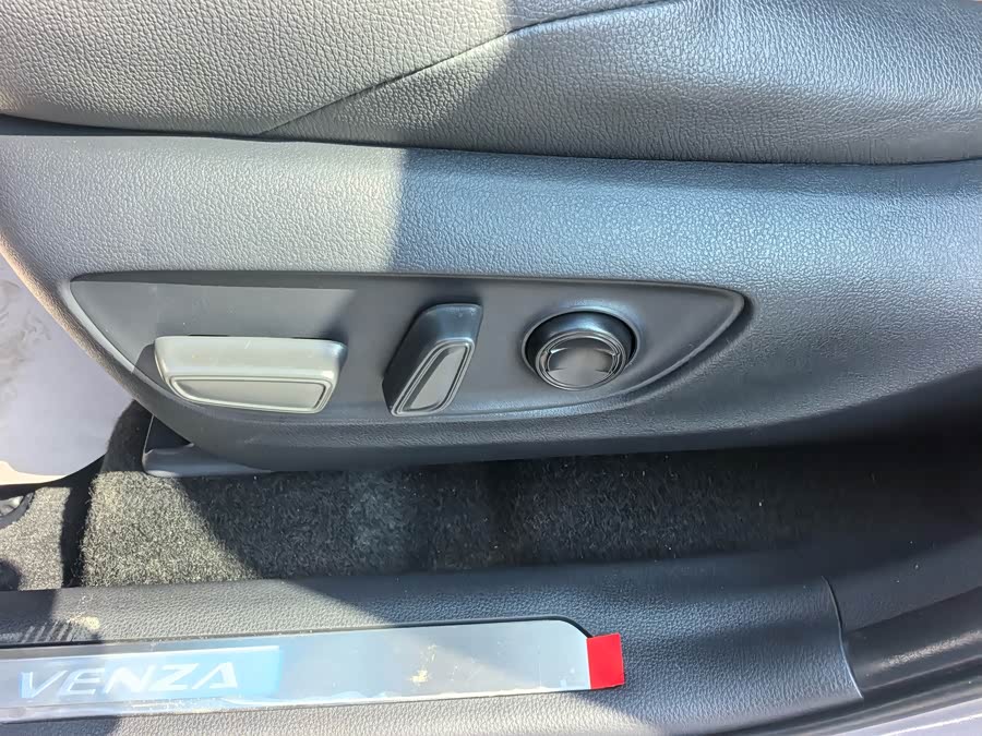 Toyota Venza 2022 car image #15