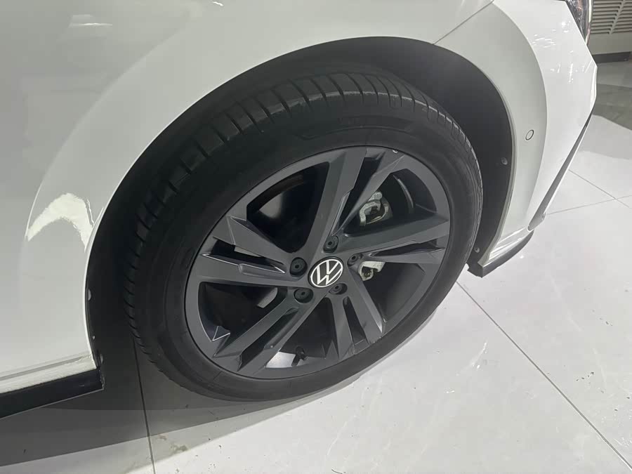 Volkswagen Golf 2021 car image #15
