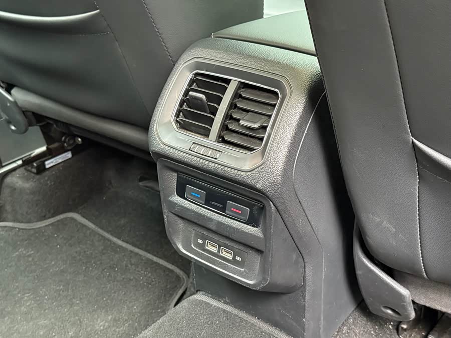 Volkswagen Tiguan L 2019 car image #15