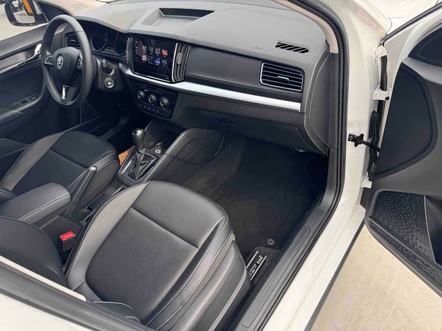 Skoda Kamiq 2022 imagen de coche #15