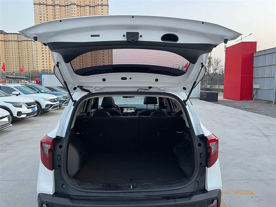 Kia Seltos 2023 imagen de coche #15