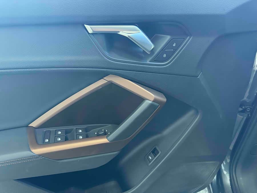 Audi Q3 2021 car image #15