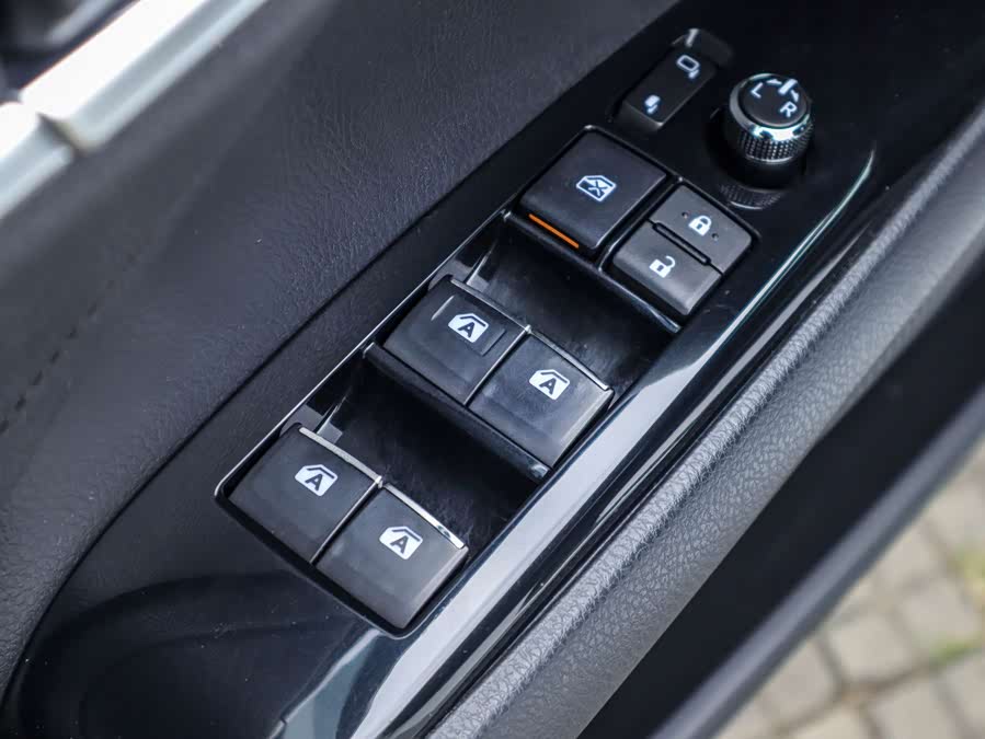 Toyota Camry 2020 car image #15