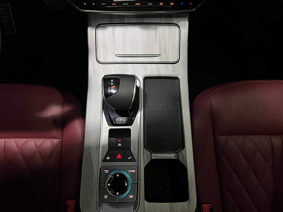 Jetour X70 PLUS 2024 #15 Jetour X70 PLUS 2024 car image #15