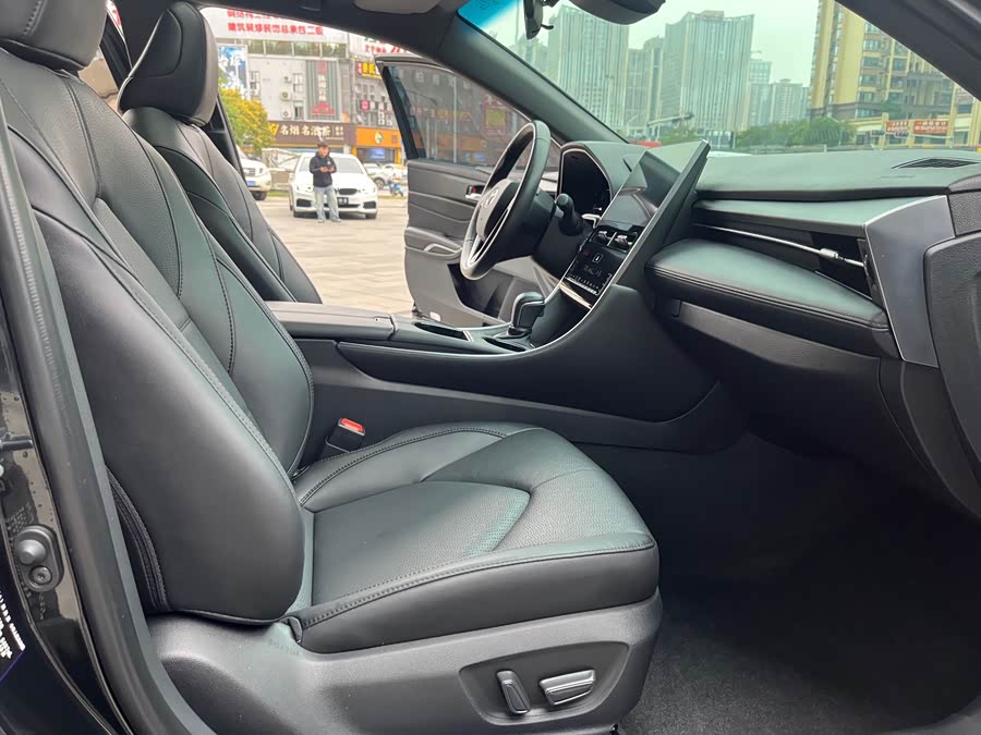 Toyota Avalon 2023 car image #15