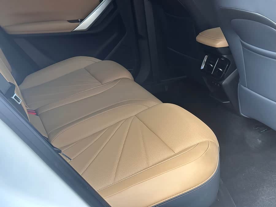 GEELY Boyue L 2023 car image #15