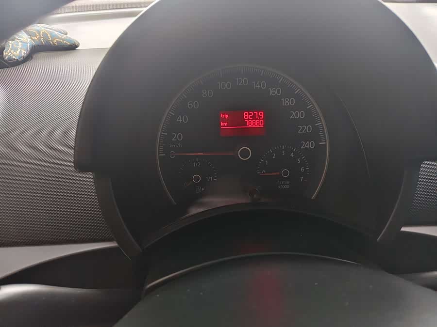 Volkswagen Beetle 2011 изображение автомобиля #15