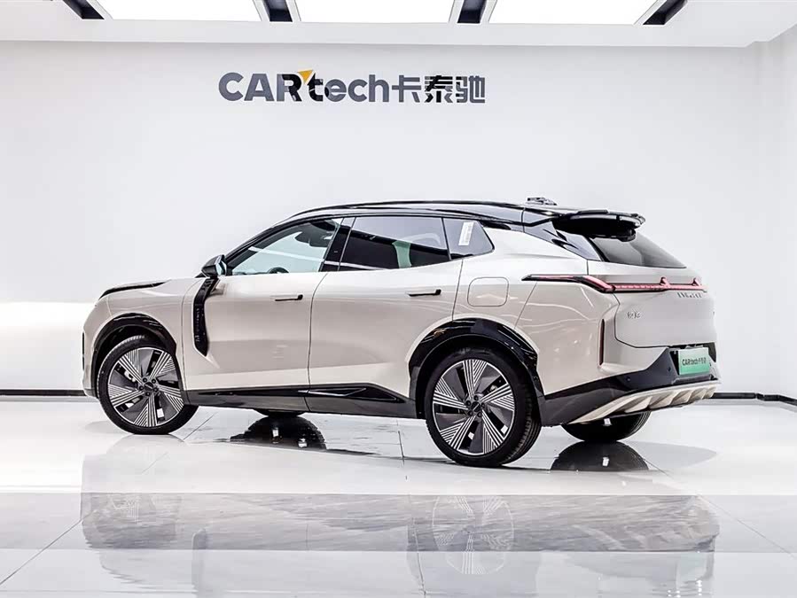 Lynk & Co 08 EM-P 2024 car image #15