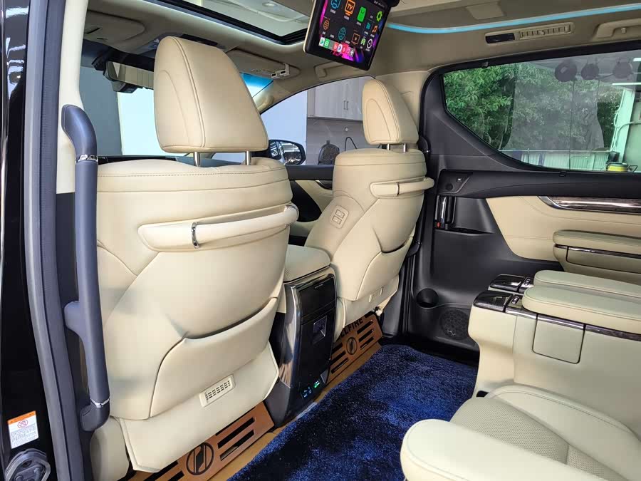 Toyota Vellfire 2022 car image #15