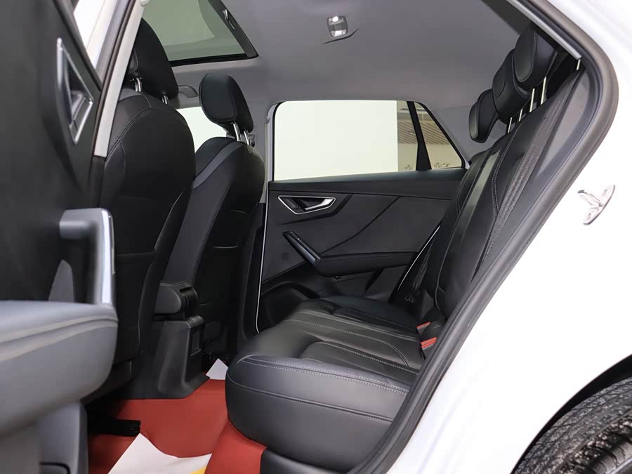 Audi Q2L 2022 car image #15