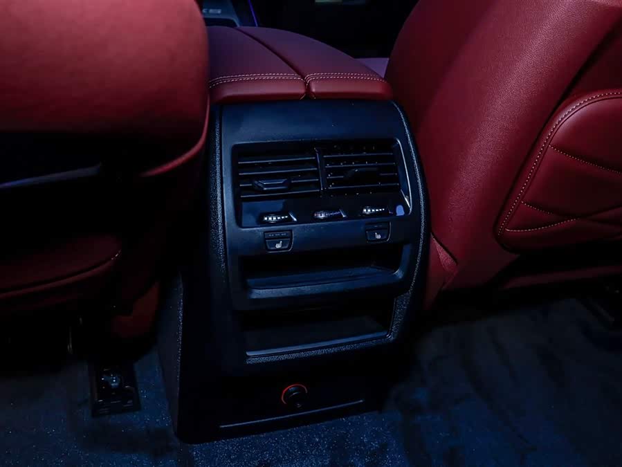 BMW X5 2026 immagine di auto #15