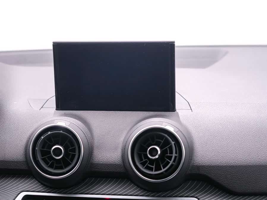 Audi Q2L 2021 immagine di auto #15