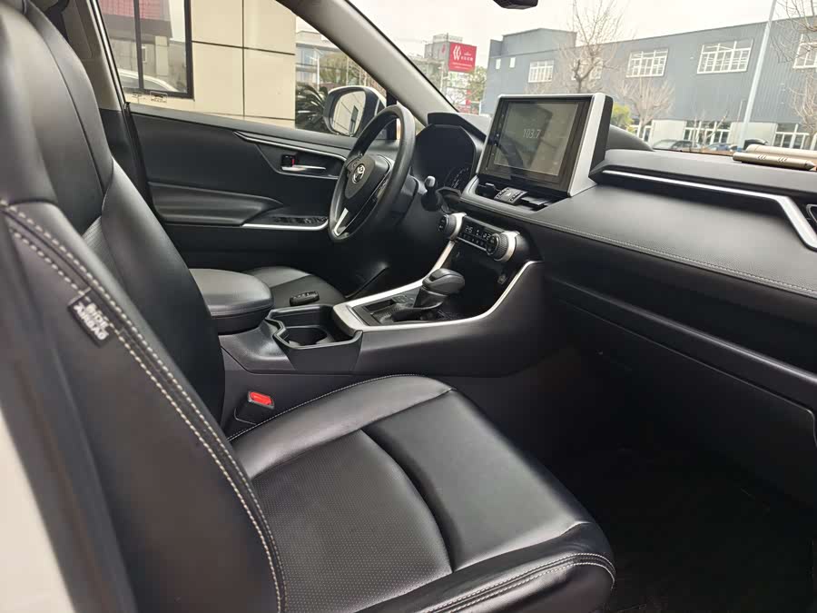 Toyota RAV4 2020 car image #15