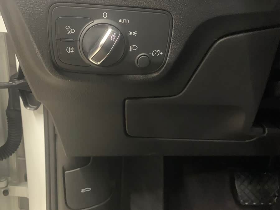 Audi Q2L 2021 car image #15