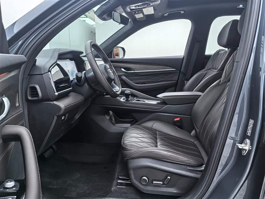 GEELY Monjaro 2025 car image #15