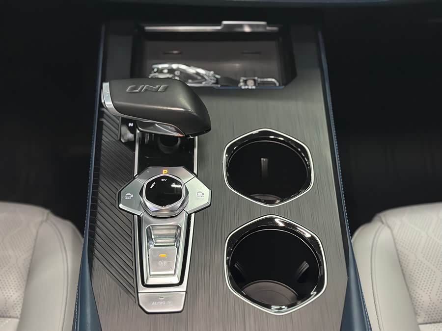 Changan UNI-K iDD 2022 car image #15