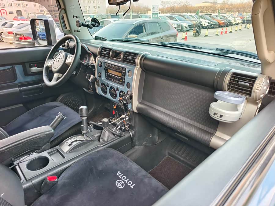 Toyota FJ Cruiser 2015 car image #15