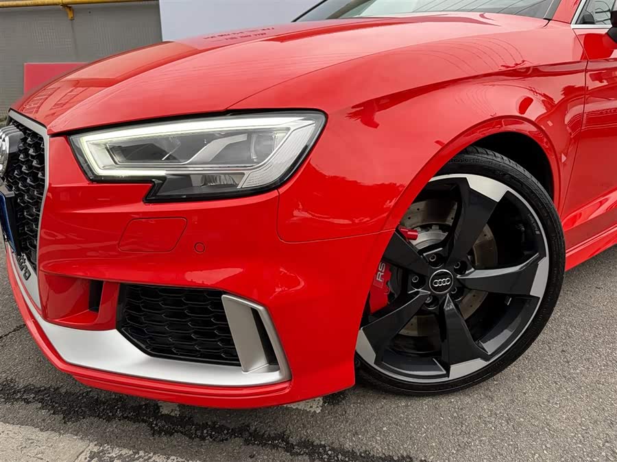 Audi RS 3 2019 imagem de carro #15