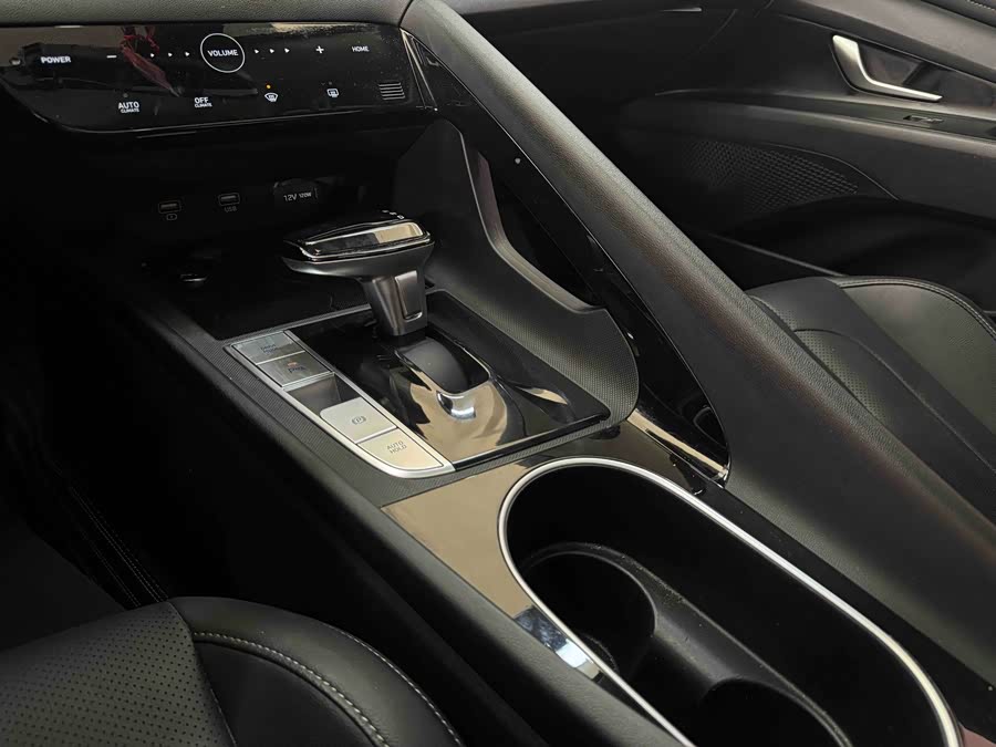 Hyundai Elantra 2021 immagine di auto #15