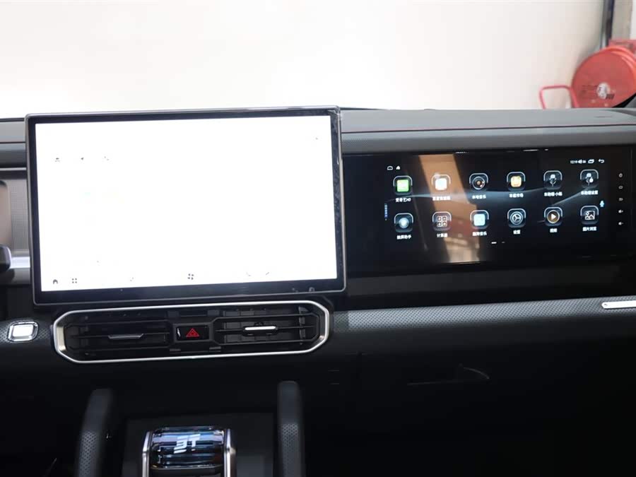 Jetour Traveller 2024 car image #15