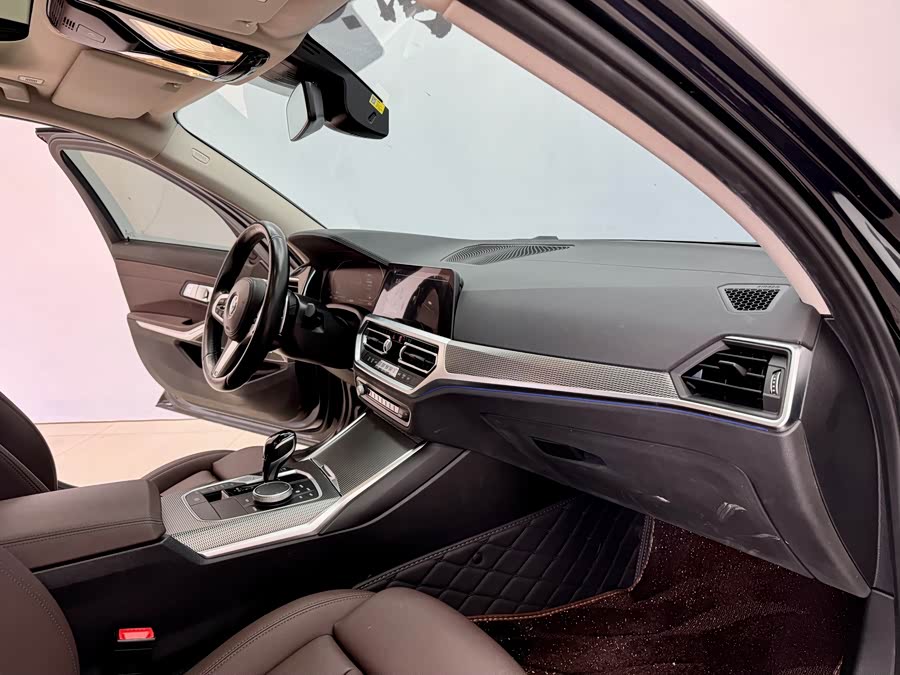 BMW 3 Series 2021 car image #15