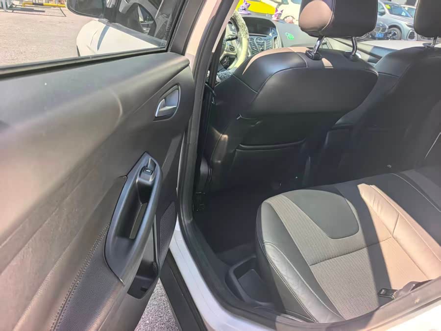 Ford Focus 2013 car image #15