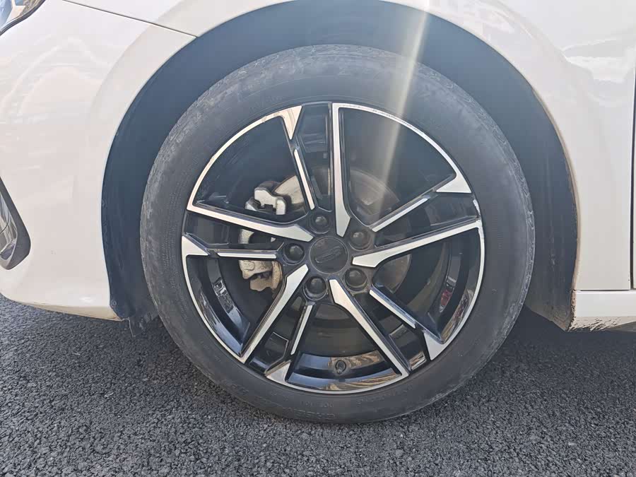 GEELY Binray 2022 immagine di auto #15