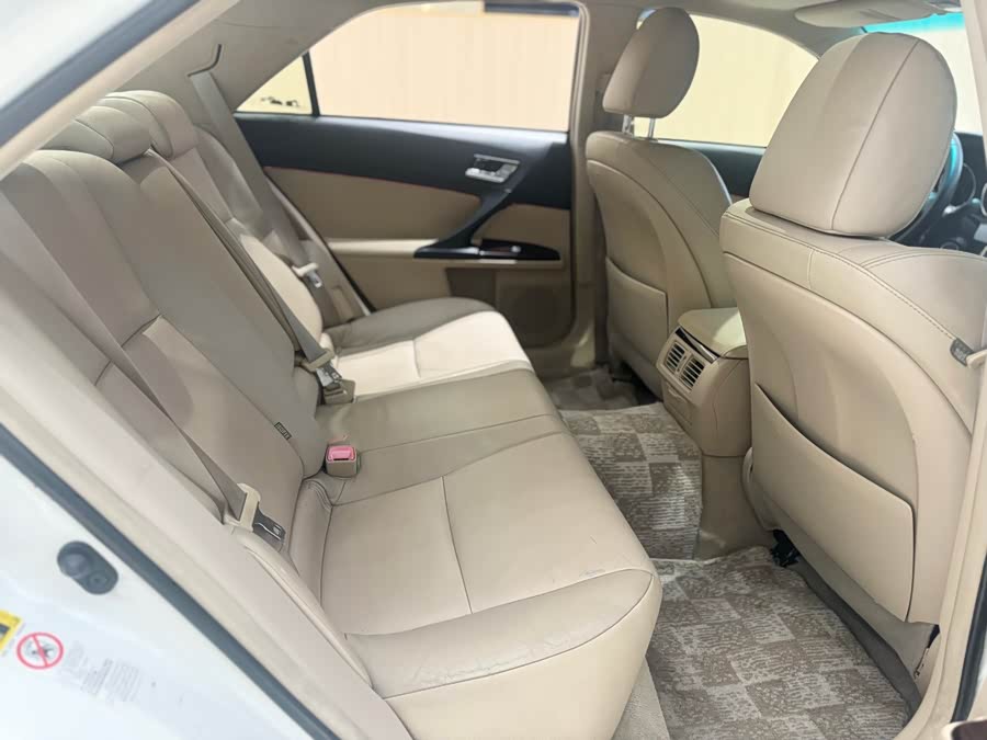 Toyota Reiz 2013 immagine di auto #15