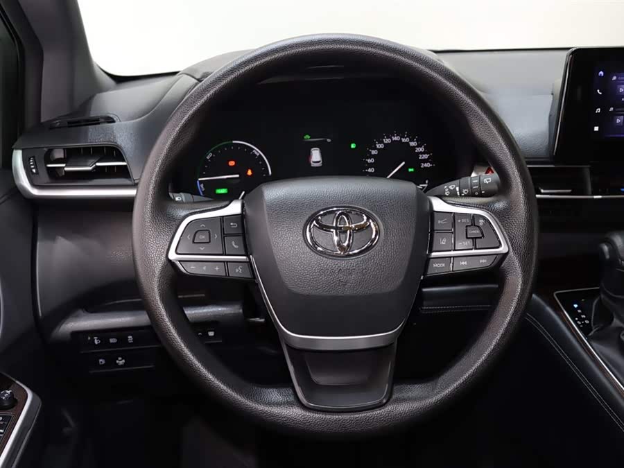 Toyota Granvia 2025 car image #15