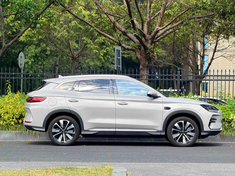 BYD Song Plus New Energy 2025 car image #15