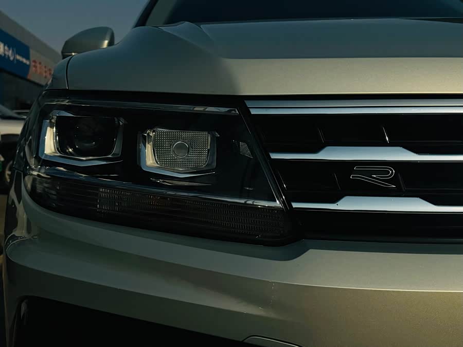 Volkswagen Tiguan L 2021 car image #15